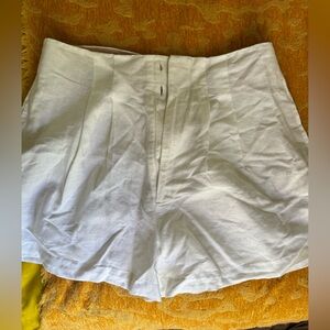 DÔEN white linen shorts - size 10